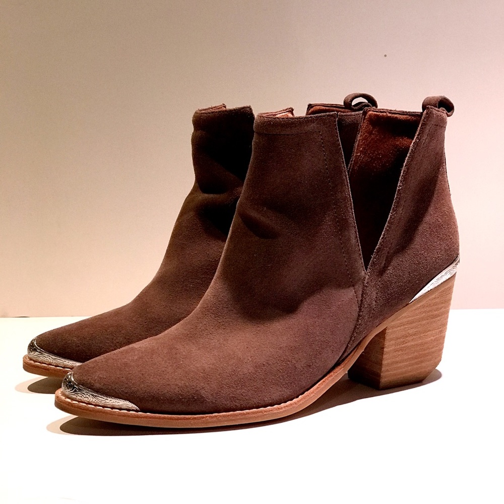 Jeffrey Campbell “Cromwell” suede booties SZ 11